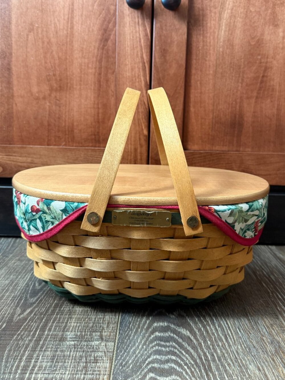 Longaberger-2004 Edition Christmas Collection Get Together Basket with Lid